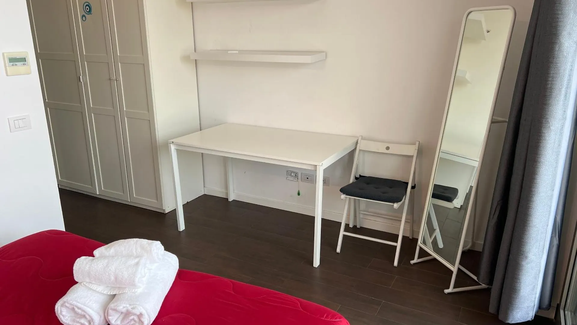 Milanoflats - Bilocale Donminzoni Apartment 0*, Milan Italy